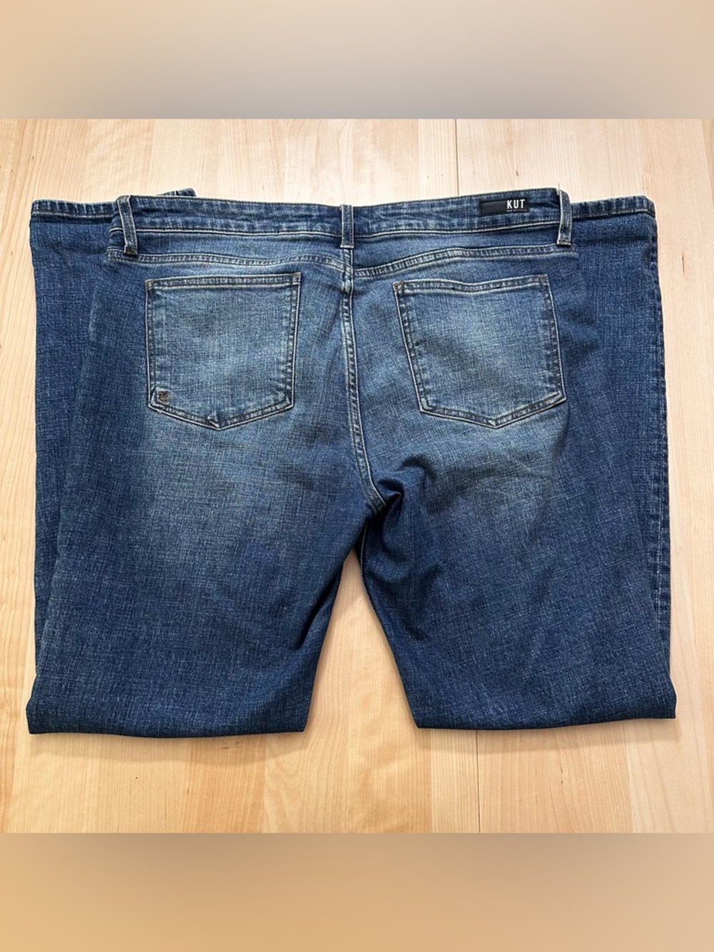 Kut From The Kloth distressed Catherine Boyfriend Jeans, Size 14 - Picture 2 of 9